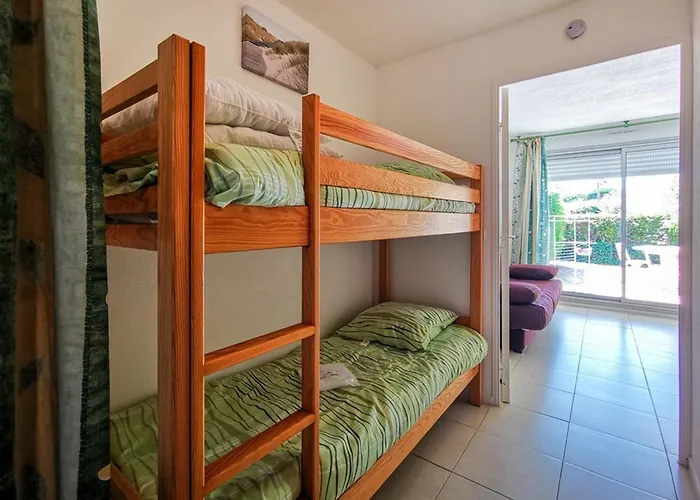 Calme Avec Piscine Et Parking, Proche Du Lavandou - Fr-1-803-7 Lägenhet