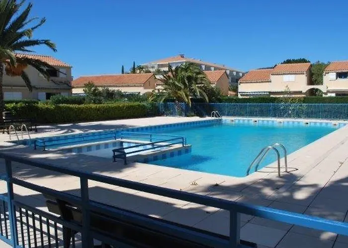 Calme Avec Piscine Et Parking, Proche Du Lavandou - Fr-1-803-7 *