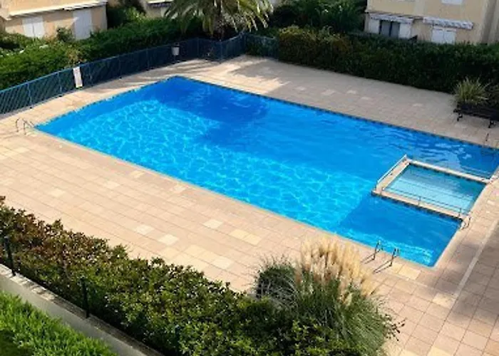 Lägenhet Calme Avec Piscine Et Parking, Proche Du Lavandou - Fr-1-803-7